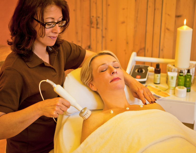 2012 AM C08W9915 ret